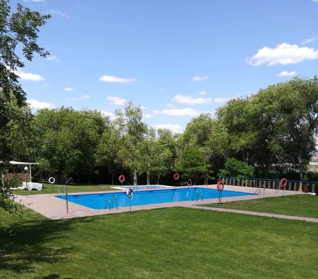 Hotel Rural Las Monteras Villanueva del Rey  Экстерьер фото